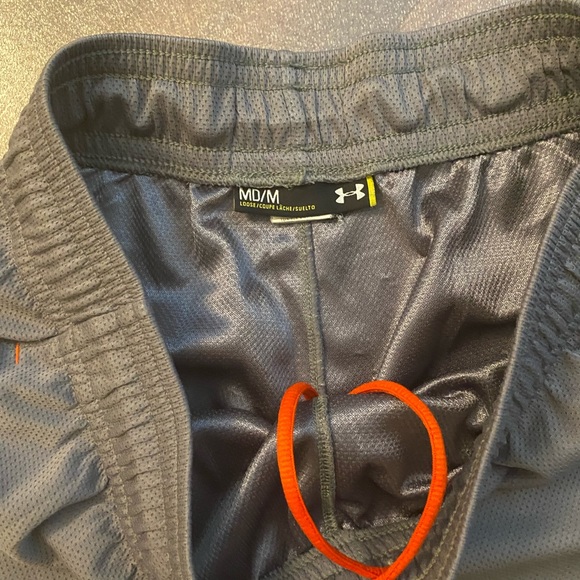 Under armour athletic shorts - M - Picture 3 of 4